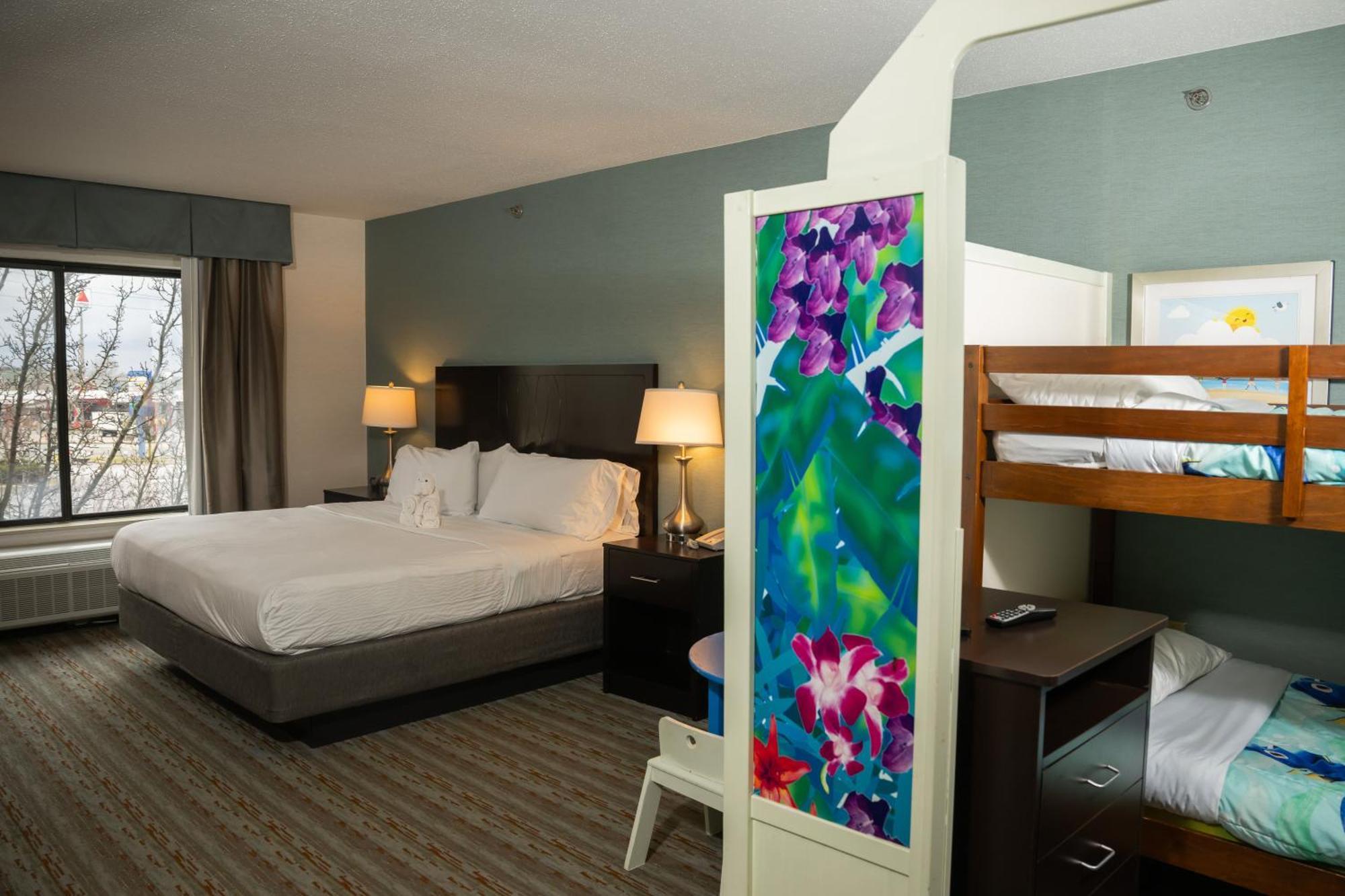 Family King Suite with Bunk Bed - Non-Smoking,1620985934:JPEG